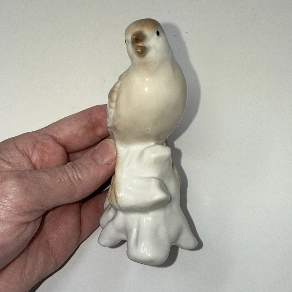 Vintage Otagiri Grey White Japanese Porcelain Sparrow Bird Figurine Song Tweet